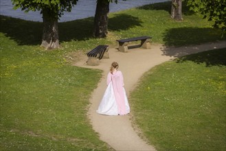 Cinderella can also be seen around Moritzburg Castle in spring. Model Tamara Kretschmer once again