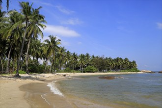 Ocean and sandy tropical beach at Pasikudah Bay, Eastern Province, Sri Lanka, Asia