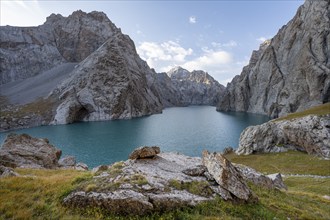 Mountain lake Kol Suu rocky steep mountains, Kol Suu Lake, Sary Beles Mountains, Naryn Province,