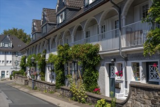 Houses on the market square of the Margarethenhöhe housing estate, listed garden city estate, built