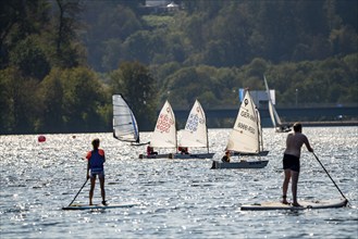 Lake Baldeney in Essen, Ruhr reservoir, sailing boats, stand-up paddling, sailing regatta, Essen,