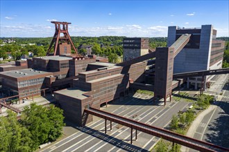 Zollverein Coal Mine World Heritage Site, double trestle headframe, shaft 12, coal washing plant,