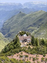 Hiking trail PR1 with view from Pico Ruivo to the Pico Ruivo hut, Madeira, Portugal, Europe