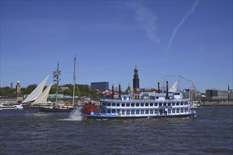 Europe, Germany, Hamburg, Elbe, View across the Elbe to the Michel, Paddle steamer Louisiana Star