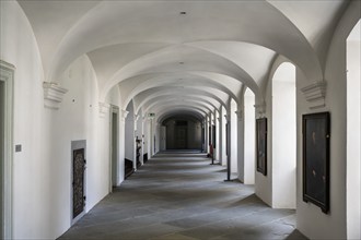 Cloister, Salem Castle, former imperial abbey, former monastery of the Cistercian order, Salem,