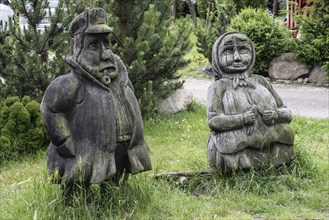 Wooden sculpture, sailor and woman, Kühlungsborn, Mecklenburg-Vorpommern, Germany, Europe