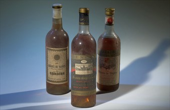 Red wine Bordeaux, France, Graves des Vayres, old bottles, cellar find, 1964s and 1967s, Europe