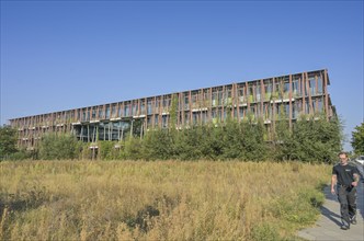 Lise-Meitner-Haus: Institute of Physics of the Humboldt University, Newtonstraße, Adlershof,