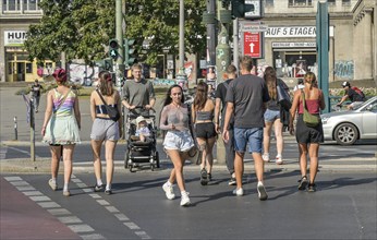 Pedestrian, Crosswalk, Frankfurter Tor, Frankfurter Allee, Friedrichshain-Kreuzberg, Berlin,