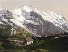 Jungfrau und Scheidegg, Berner Oberland, Schweiz, Historische, digital restaurierte Reproduktion