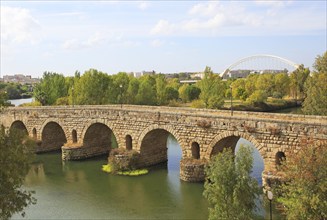 Puente Romano, Roman bridge crossing, Rio Guadiana River, Merida, Extremadura, Spain, Europe