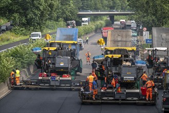 Renewal of the road surface on the A40 motorway between the Kaiserberg junction and Mülheim-Heißen,