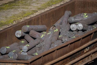 Metal scrap delivery, by rail, to HKM, Hüttenwerke Krupp-Mannesmann in Duisburg-Hüttenheim, they