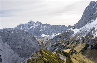 Ridge of Hahnkampl, mountain panorama with rocky steep peaks, view of Hochnissl peak, in autumn,