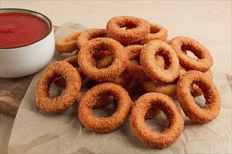 Fried onion rings, deep-fried, snack, no people, selective focus