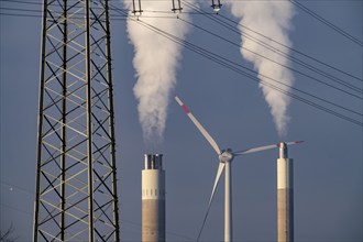 High-voltage power line, high-voltage pylon, chimney of the RZR Herten waste-to-energy plant, waste