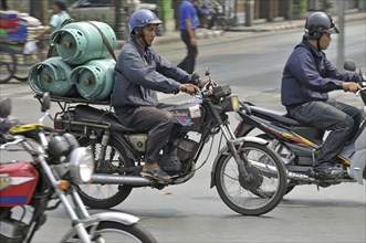 Motorbike with gas cylinders, dangerous transport, traffic chaos, Ratchamnoen Klang Road, road