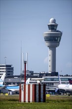 Amsterdam Shiphol Airport, AMS, Aalsmeerbaan, runway, radar to detect flocks of birds, on all 6