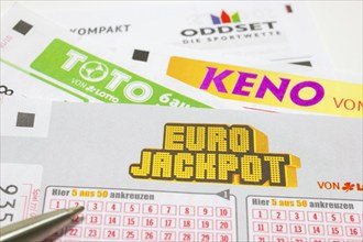 Tickets, gambling, betting slips, Toto, Oddset, KENO from LOTTO, EURO JACKPOT 5 out of 50, biros