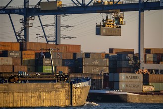 Container Handling Centre, Gateway West Terminal, Logport 2, cargo ship, in Duisburg on the Rhine,