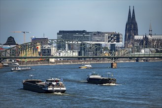 Crane houses, at the customs harbour, Cologne-South, residential and office high-rises, cargo