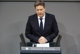 Federal Minister for Economic Affairs Robert Habeck in front of the start of his government