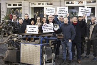 SPD parliamentary candidate Klaius Mindrup at a demonstration in Rykestraße against the decision of