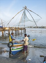 Chinese fishing nets, Fort Kochi, Cochin, Kerala, India, Asia