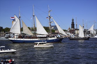 Europe, Germany, Hamburg, Elbe, View across the Elbe to the Michel, Barkentine Atlantis in front of