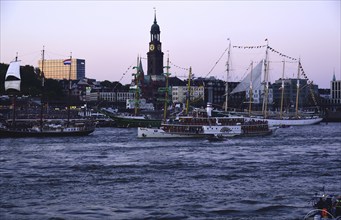 Europe, Germany, Hamburg, Elbe, View across the Elbe to the Michel, Windjammer, Evening mood,