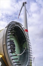 Erection of a wind turbine, wind energy plant, assembly of the third blade, with a crawler lattice