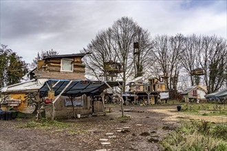 Camp of climate activists in the rest of the village of Lützerath, the last place to be excavated