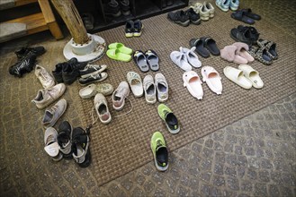 Children's shoes, Wall, 31.07.2024