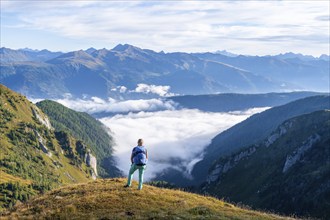 Hiker on the Carnic High Trail, Carnic Main Ridge, Carnic Alps, Carinthia, Austria, Europe