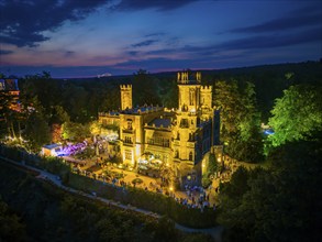 Around the three illuminated Elbe castles in Dresden, over 6000 visitors celebrated a balmy summer