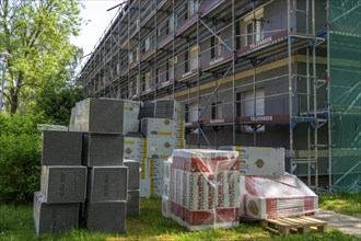 Energetic renovation of an apartment building, thermal insulation, building materials, insulation