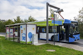 Electric bus from Stadtwerke Münster, at a fast charging station, bus stop, Dieckmannstrasse bus