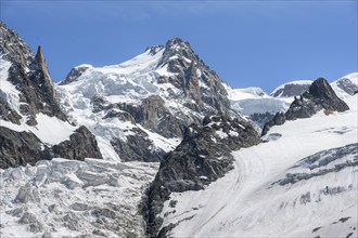 La Jonction, glacier tongue, Glacier des Bossons meets Glacier de Taconnaz, summit of Mont Maudit