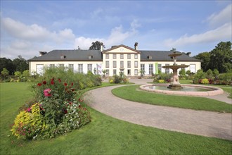 Joséphine Pavilion with bowl fountain and flower bed, Baroque garden, Parc de l'orangery, orangery