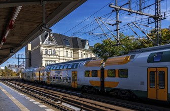 Tiergarten S-Bahn station with local and long-distance trains, Berlin, Germany, Europe