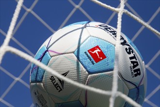 Symbolic image of the 2024/25 Bundesliga: close-up of the DERBYSTAR match ball