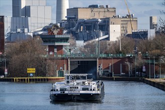 Rhine-Herne Canal, New Lock Herne Crange, Dutch tanker Veendam, STEAG combined heat and power plant