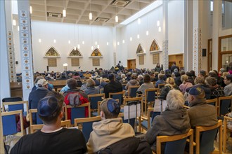 Suitcase march in Recklinghausen, for the 2nd time over 500 people walk through Recklinghausen,