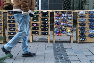 Sale of mouth-nose masks, protective masks, during the Corona crisis, city centre of Duisburg,