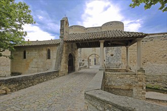 Porte Notre-Dame with twin towers, city gate, historic city fortifications, landmark, bridge,