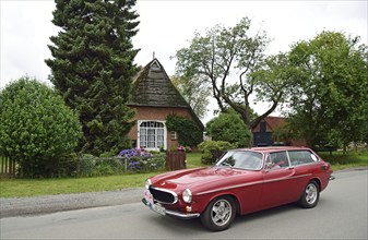 Europe, Germany, Lower Saxony, Lower Elbe Classics, classic car tour, Volvo P 1800 ES, Snow White,