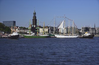 Europe, Germany, Hamburg, Elbe, View across the Elbe to the Michel, Windjammer, Hamburg, Hamburg,