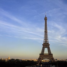 330m hohe Eifflturm, gebaut zum 100. Jahrestag der Französischen Revolution, Wahrzeichen von Paris,