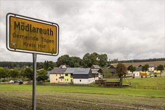 Mödlareuth, municipality with 55 inhabitants, which lies partly in the Free State of Thuringia and