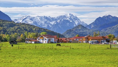 Village view with Zugspitzgruppe 2962m in the Wetterstein Mountains, Ohlstadt, Loisachtal, Murnauer